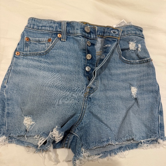 Levi’s Rib Cage Short - Picture 2 of 6